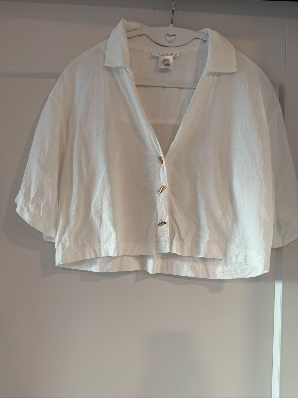 Cropped White Button-Front Short Sleeve Top